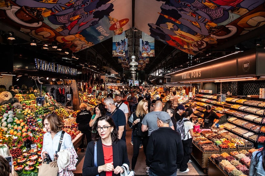 Barcelona Markets Walking Tour: Las Ramblas, La Boquería, and Beyond