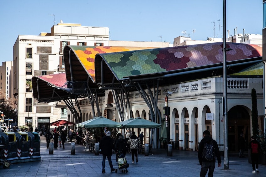 Barcelona Markets Walking Tour: Las Ramblas, La Boquería, and Beyond