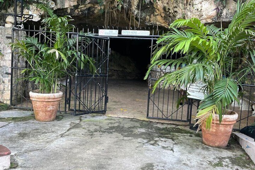 Private Martha Brea and Green Grotto Caves Tour from Montego Bay 