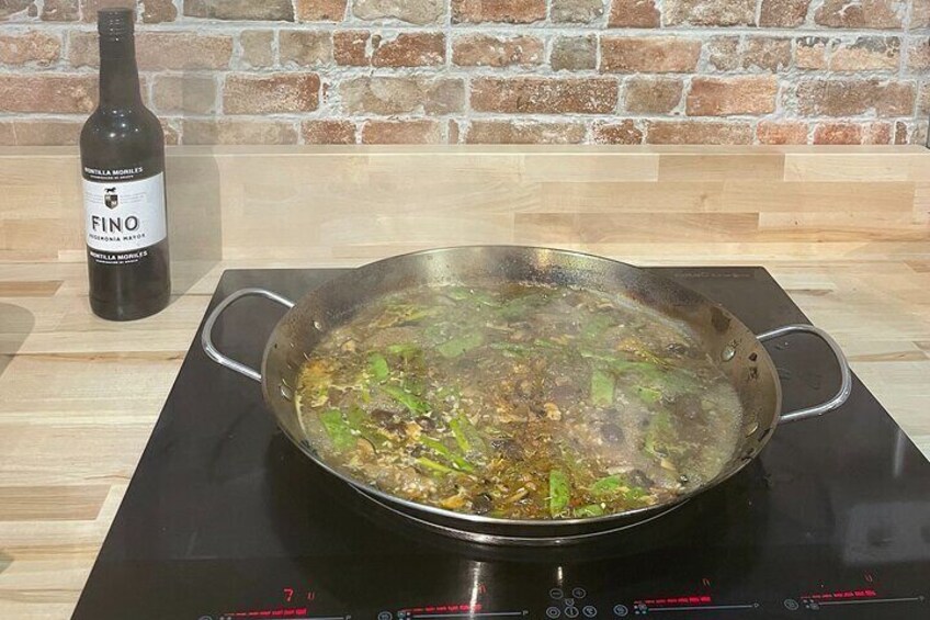 Paella Cooking Class (with Basque Sangria) in Bilbao