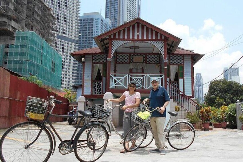 Cycling to the Famous Landmarks of Kuala Lumpur with Hotel Pickup