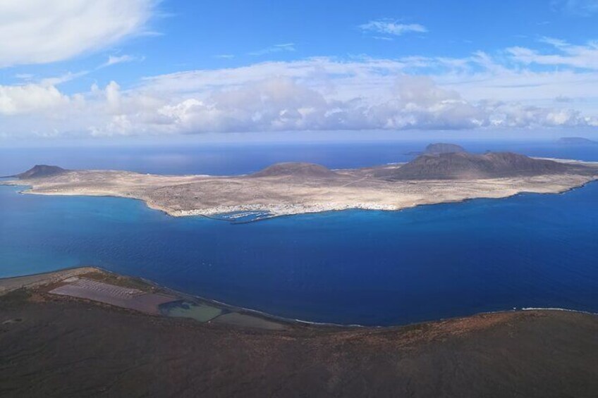 Tour of Jameos del Agua Viewpoint and Valley of 1000 Palm Trees for cruise passengers