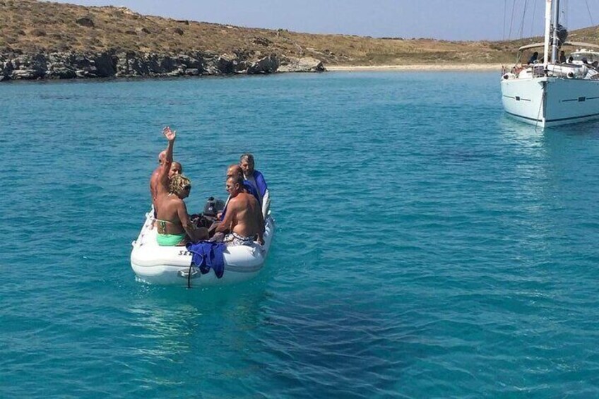 5-Hour Sailing Trip to Mykonos South Beaches with Lunch 