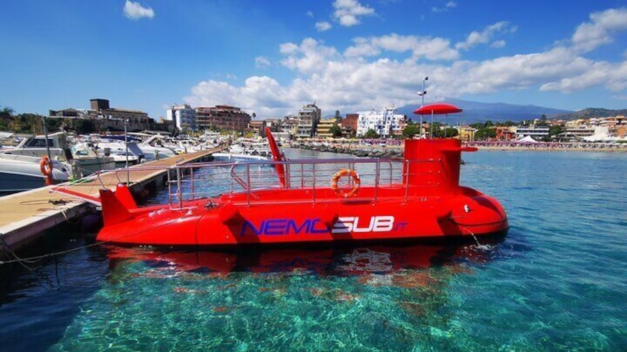 1-Hour Guided Semi-Submarine Tour to Isola Bella