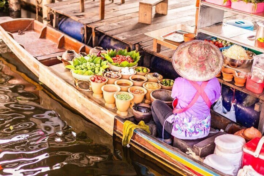 Damnoen Saduak Floating Market & Maeklong Railway Market Tour