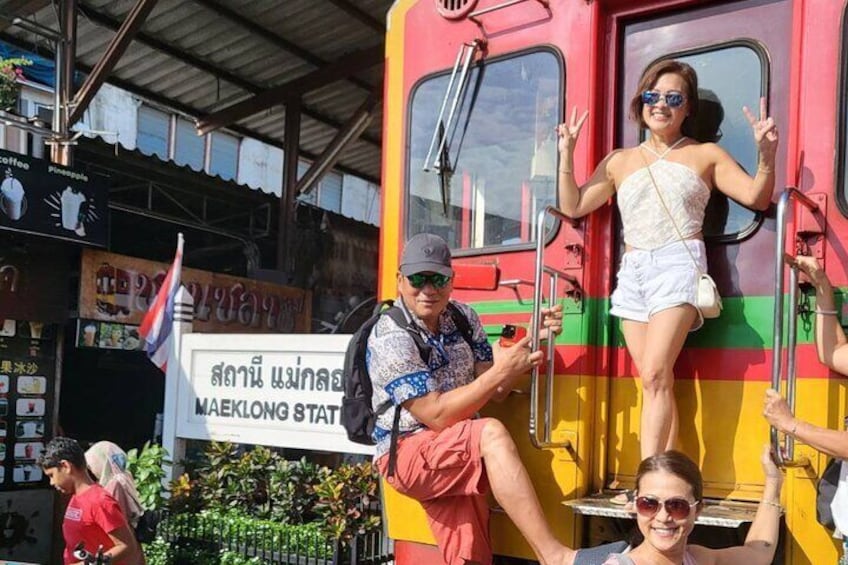 Maeklong Railway Market