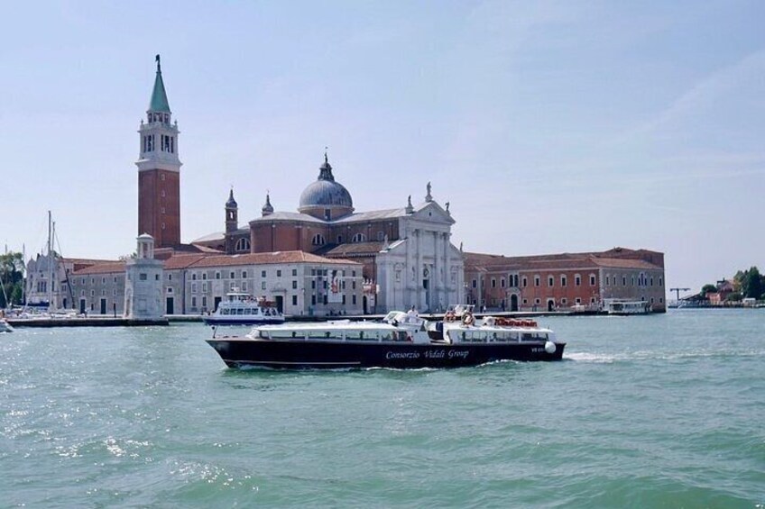 Morning Walking Tour of Venice with Mini Cruise