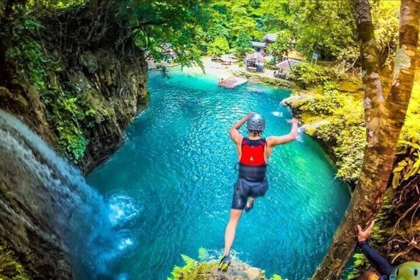 Bring out the dare devil in you with Kawasan Falls Canyoning!