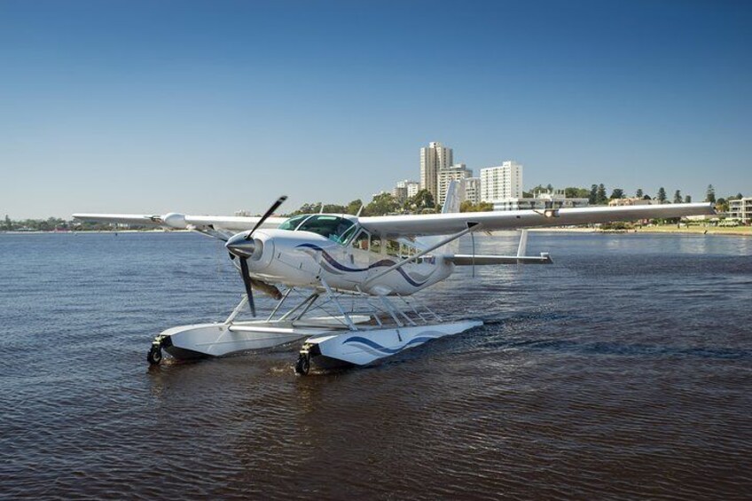Seaplane in the Swan River ready to depart