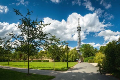 Prag: Petřín Aussichtsturm und Spiegellabyrinth Eintrittskarte