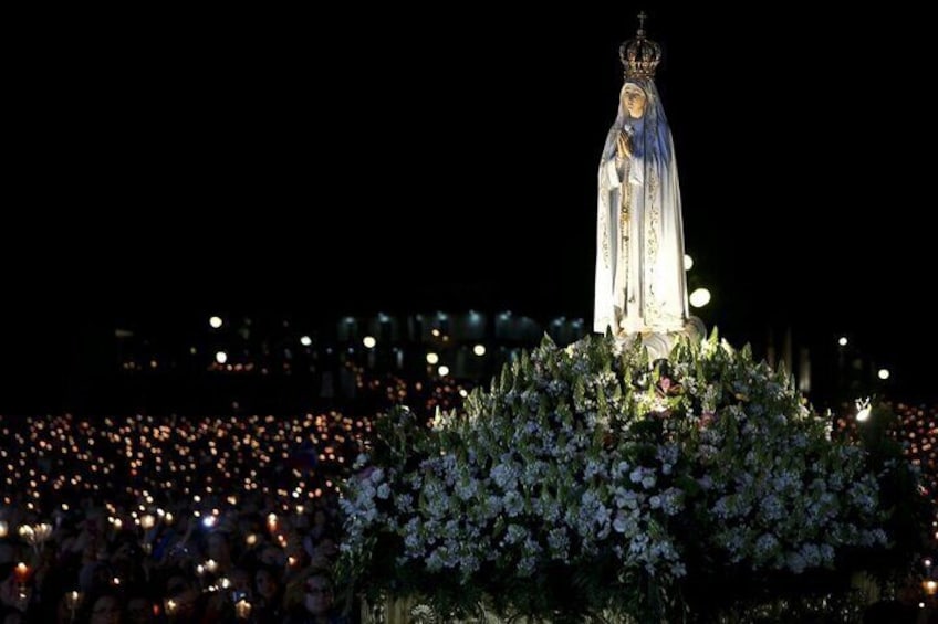 Full Day Guided Excursion to Fatima, Nazare and Obidos from Lisbon