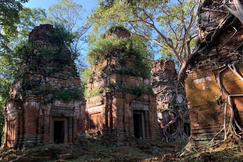 Private Tour to Phreah Vihear Temple & Koh Ker Temple from Siem Reap 