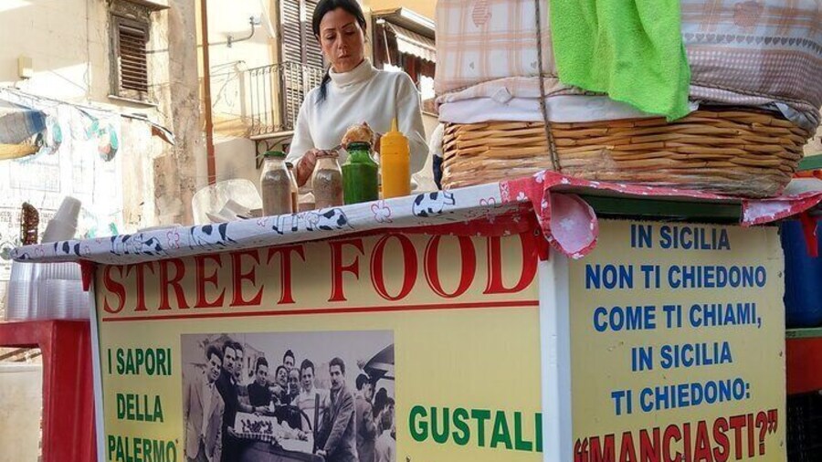 3-Hour Guided Bike Tour and Street Food in Palermo