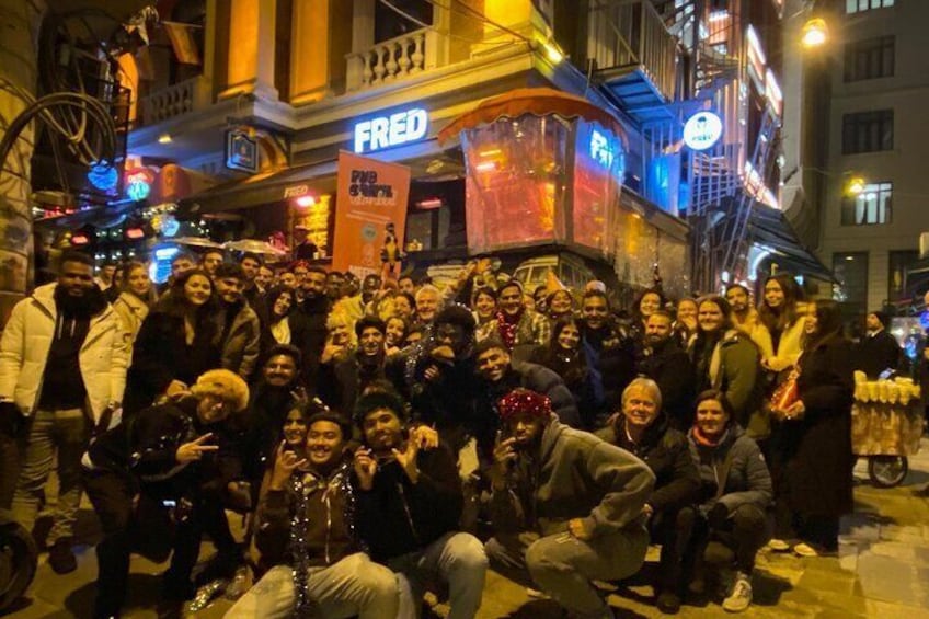 Pub Crawl Istanbul / Rooftop Parties & Party Bus