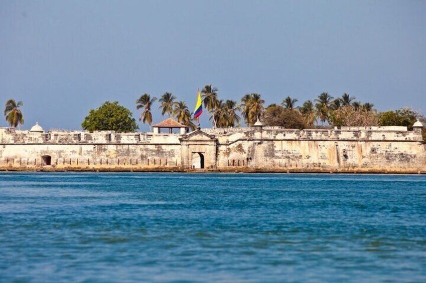 Bocachica castle historical talk. 