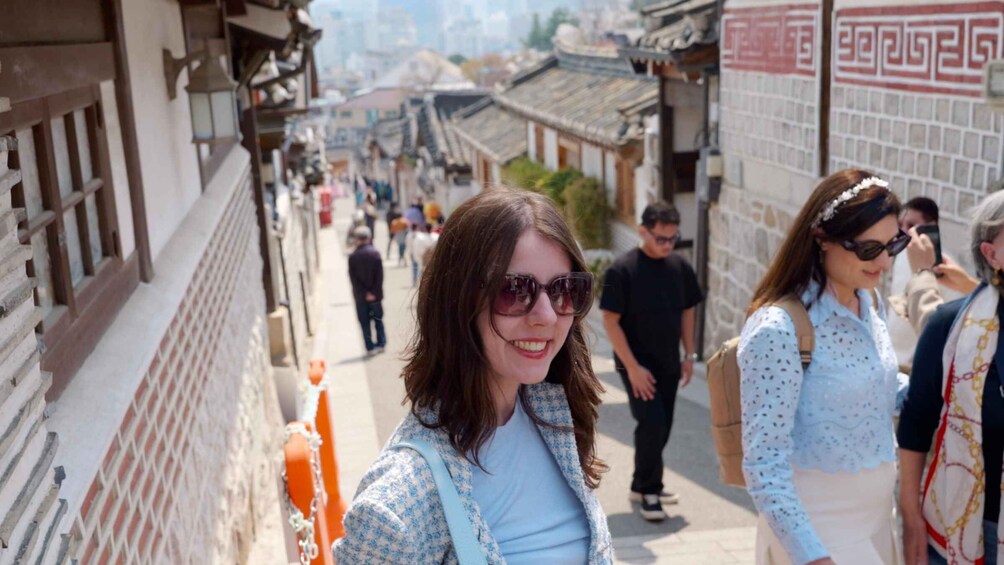 Picture 10 for Activity Seoul: City Hightlights, Palace Tour, and Optional Hanbok