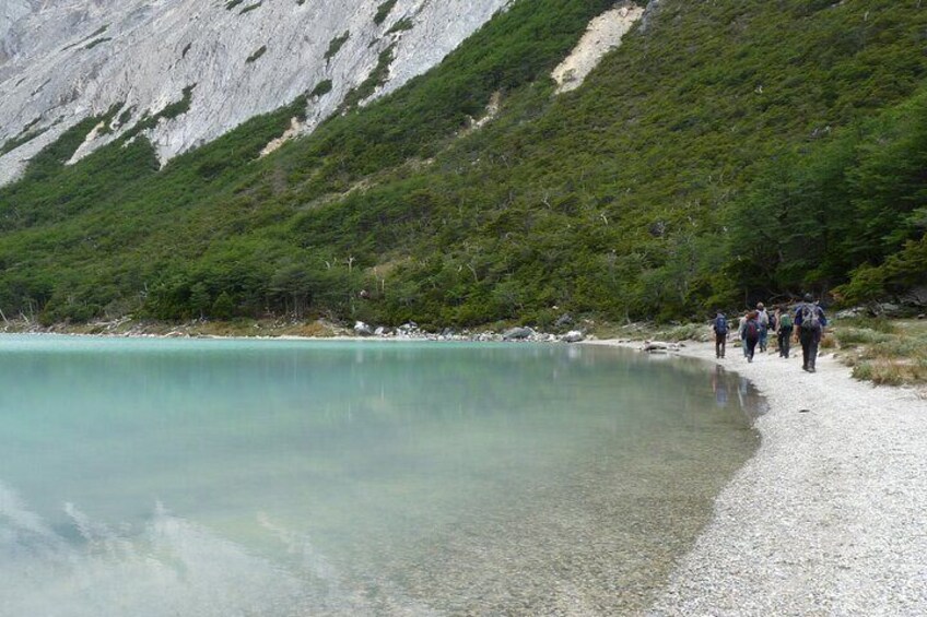 Activity 6-Hours Guided Trekking to Laguna Esmeralda with Lunch