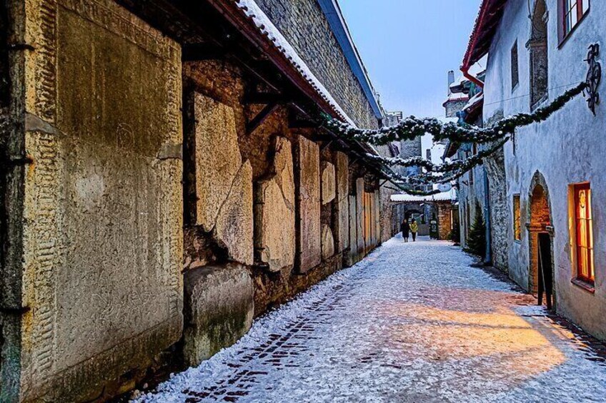 Tales of Old Tallinn 2-hour Private Walking Tour