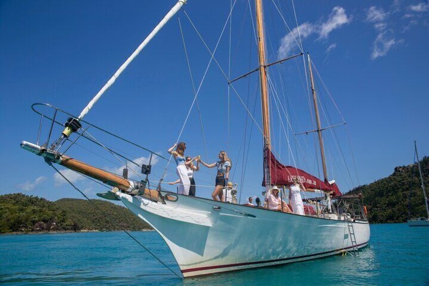 Lady Enid Sailing to Hook Island Cultural Site & Snorkelling