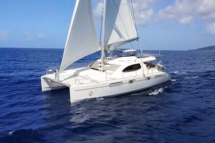 Private Luxury Yacht Charter, Lake Boca