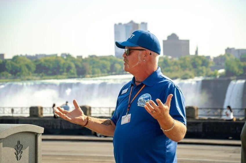 One of the best Niagara Falls tour guides doing his thing