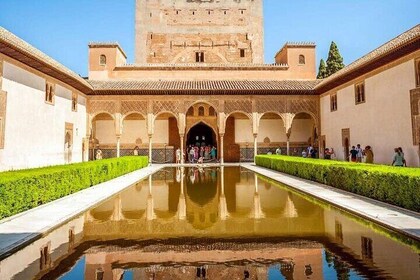Day Trip: Alhambra Tour from Jaen