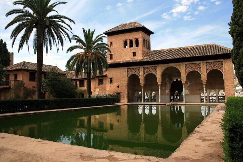 Day Trip: Alhambra Tour from Jaen