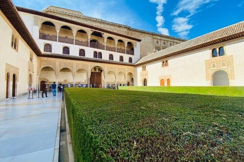 Day Trip: Alhambra Tour from Jaen