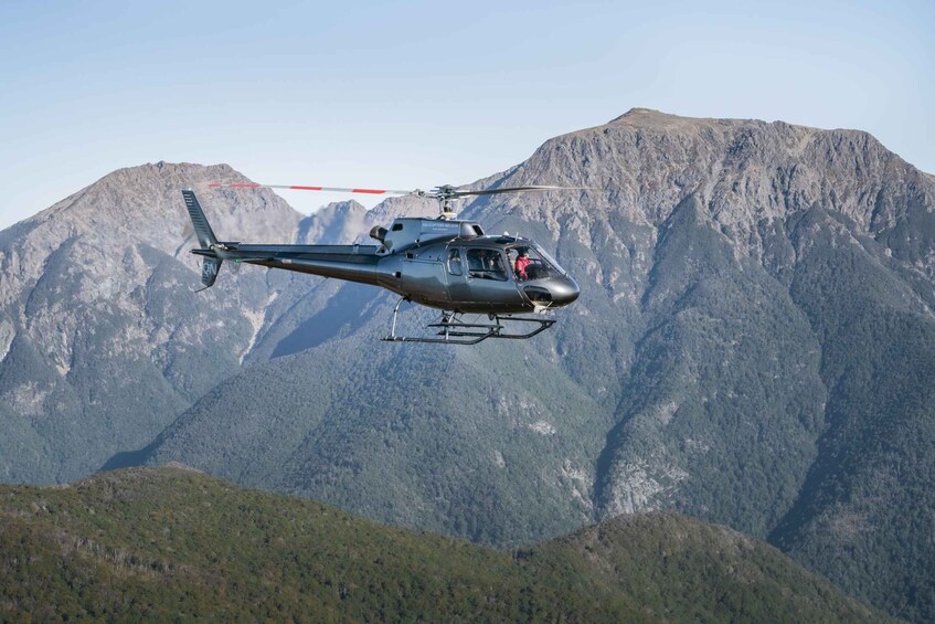 Picture 5 for Activity Nelson: Helicopter Flight with Mountain Landing & Bay Views