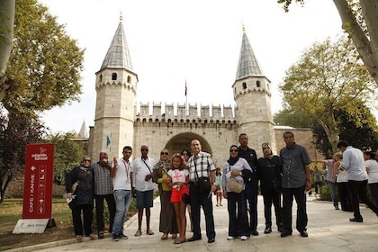 Topkapı Palace and Harem with Live Guide