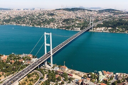 Continente asiático, puente del Bósforo, colina Çamlıca y mezquita Çamlıca