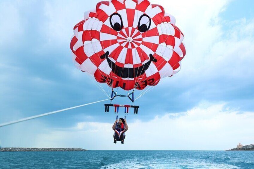 Adventure parasailing in Dubai