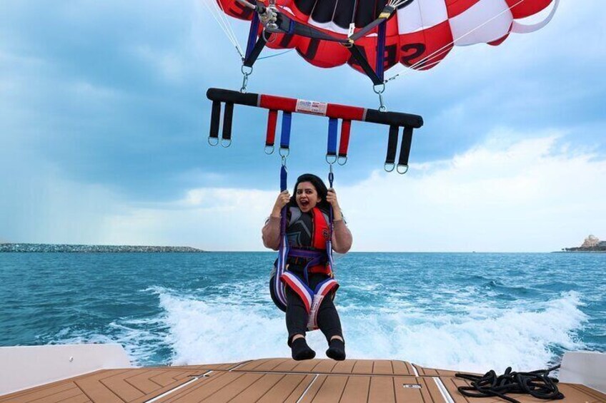 Parasailing Experience in Dubai Marina By Sea Life Dubai