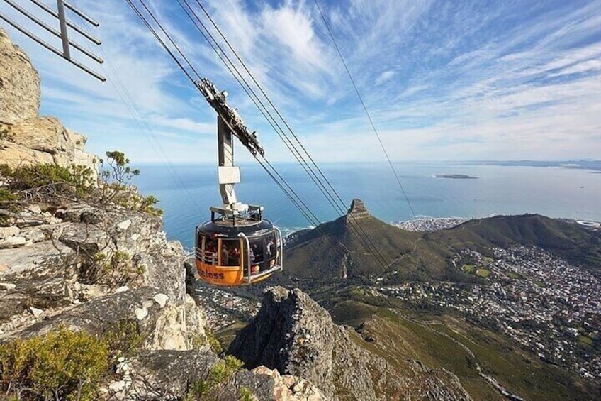 Private Day Tour in Robben Island, Bo-Kaap and Table Mountain 