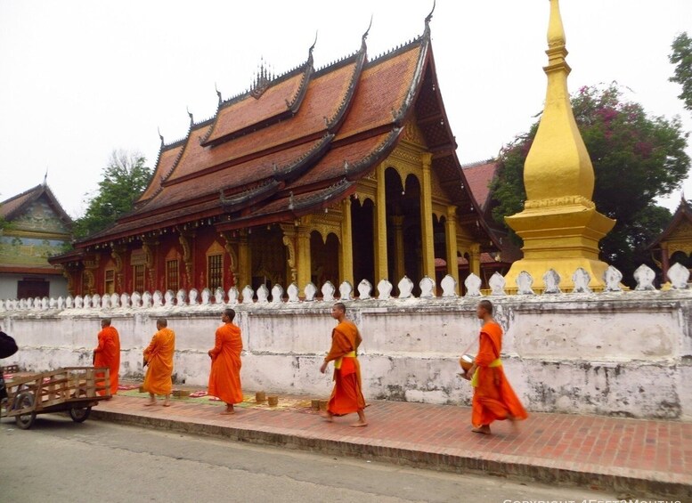 Picture 3 for Activity Luang Prabang: Foodie Walking Tour & Monk Blessing