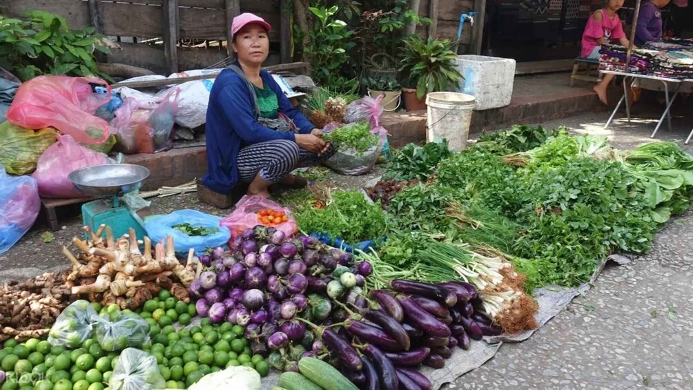 Picture 2 for Activity Luang Prabang: Foodie Walking Tour & Monk Blessing