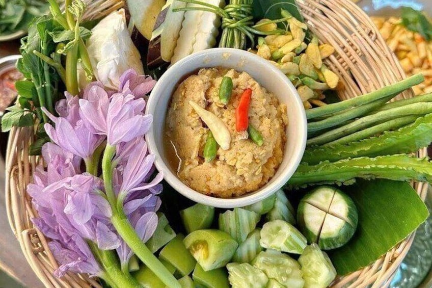 The Three Provinces Food Tour and Cambodian History 