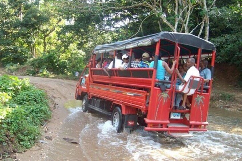 Half-Day Cultural Safari Tour from Cap Cana