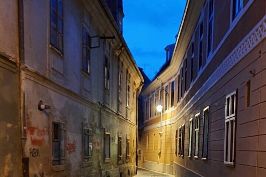 Small-Group Brasov-CROWN City Evening Tour with wine