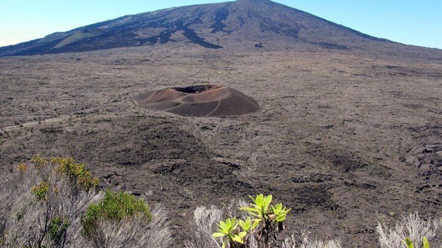 Hike: On the Piton de la Fournaise volcano