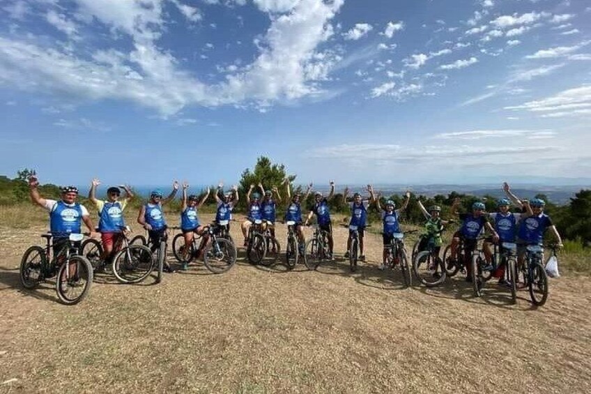 Guided E-Bike tour with food and wine tasting