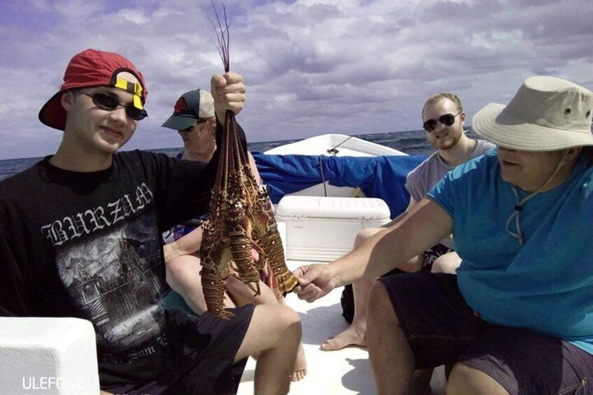 Premium Private Fishing, Snorkelling and Beach cookout tour in San Pedro,Belize