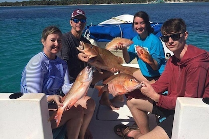 Premium Private Fishing, Snorkelling and Beach cookout tour in San Pedro,Be...