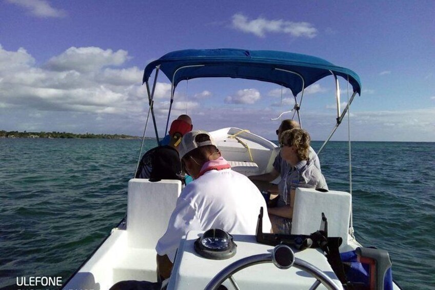 Premium Private Fishing, Snorkelling and Beach cookout tour in San Pedro,Belize