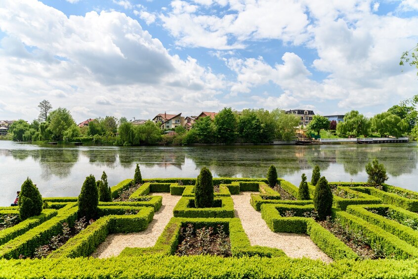 Mogosoaia Palace & Snagov Monastery Tour