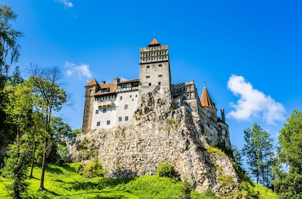 Guided visit of Peles Castle, Dracula's Castle, and Brasov in Transylvania