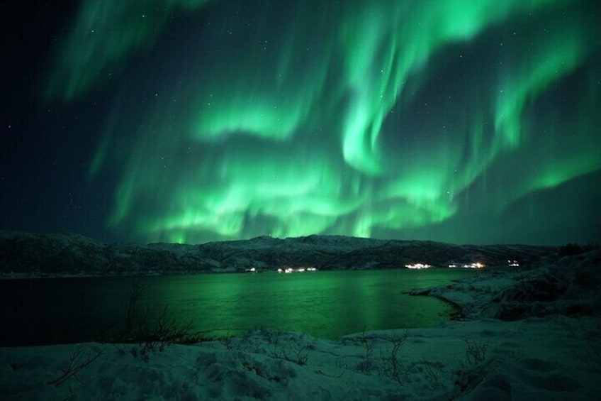 Northern Light Chase with Boat