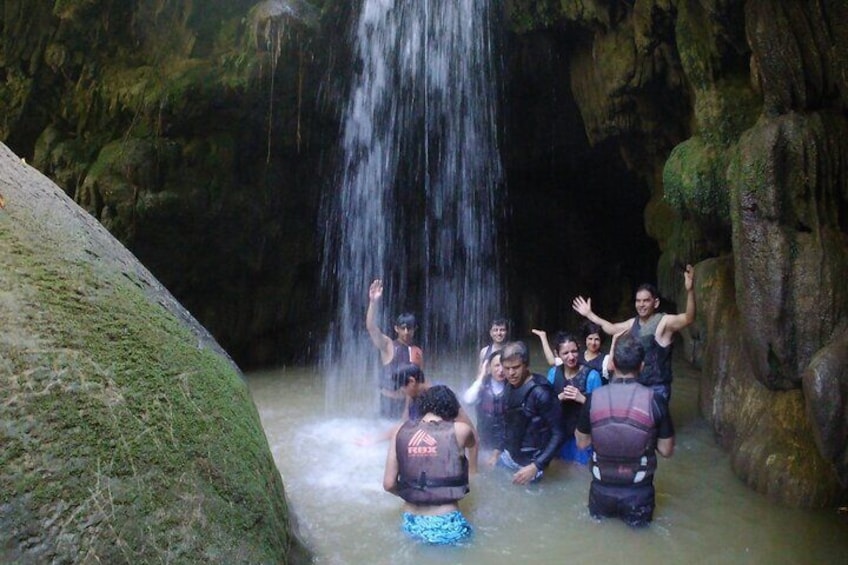 San Juan: Toro Negro Hike, Swim & Cliff Jumping Adventure