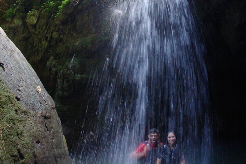 San Juan: Toro Negro Hike, Swim & Cliff Jumping Adventure