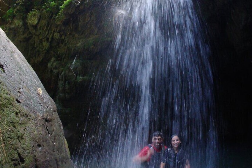 San Juan: Toro Negro Hike, Swim & Cliff Jumping Adventure